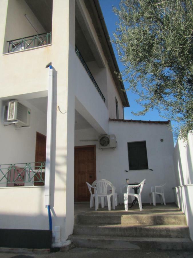 "Action" House In Leonidio 4-Beds Apartment Exterior photo